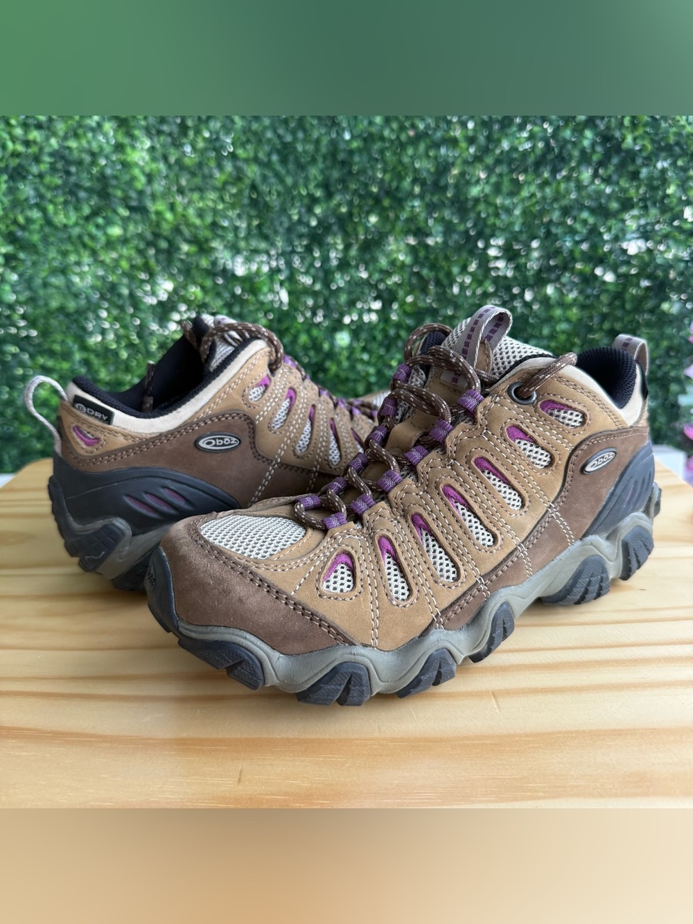 Oboz Women’s Size 7 Leather Hiking Trail Shoes Brown Purple Excellent Condition
